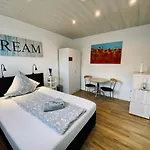 Pensionszimmer Melina Πανσιόν 3*